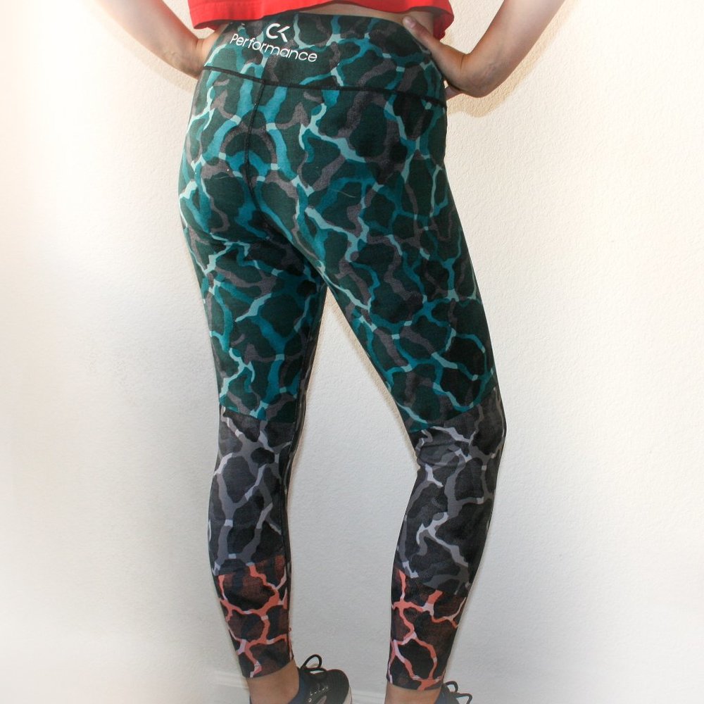 Calving Klein Performance Athletic Printed Leggings Wild Ombre - Size M